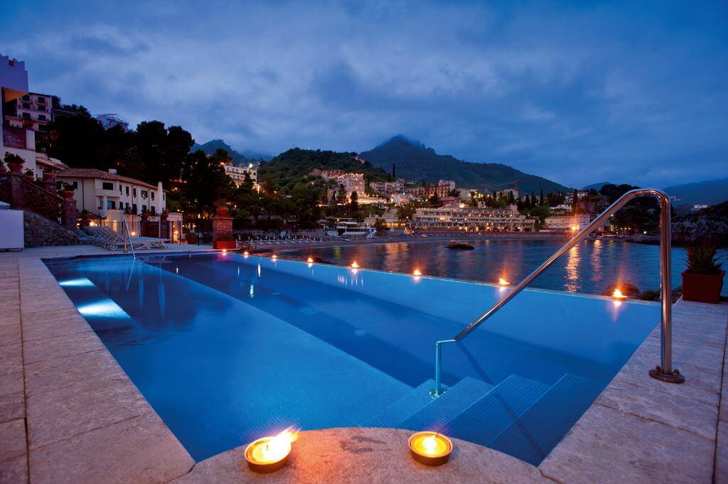 Hotel aan de Siciliaanse kusten