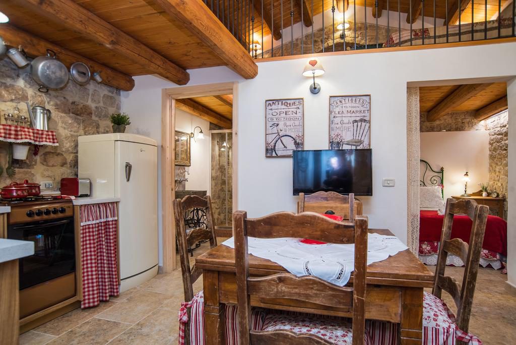 casa del vicolo stretto